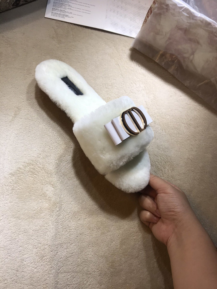 d10r sandal