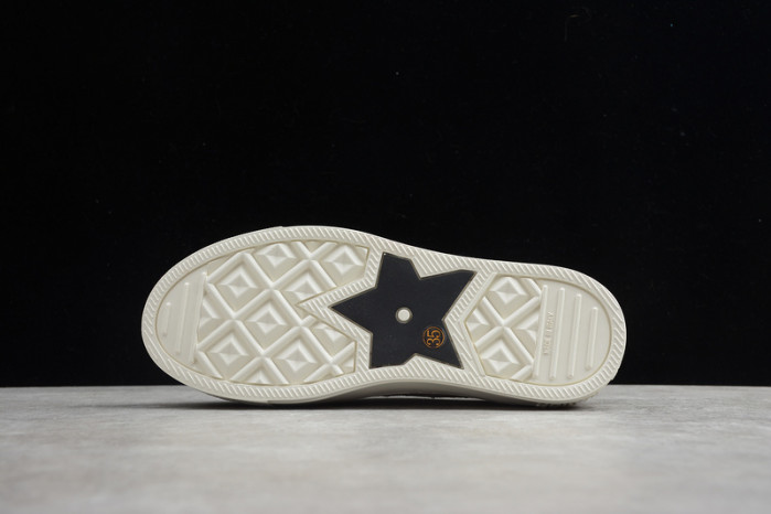 D10R SNEAKER