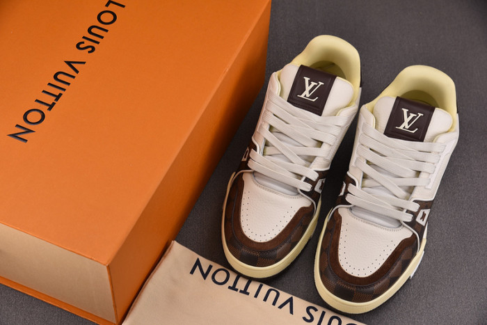 L0VT SNEAKER