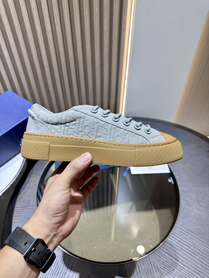 D10R SNEAKER