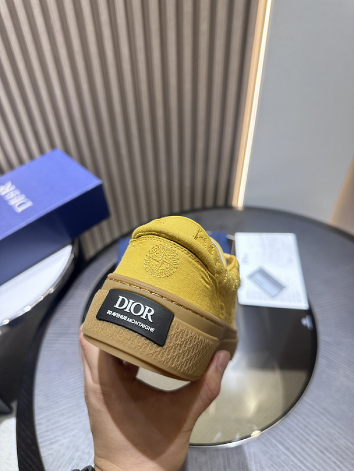 D10R SNEAKER