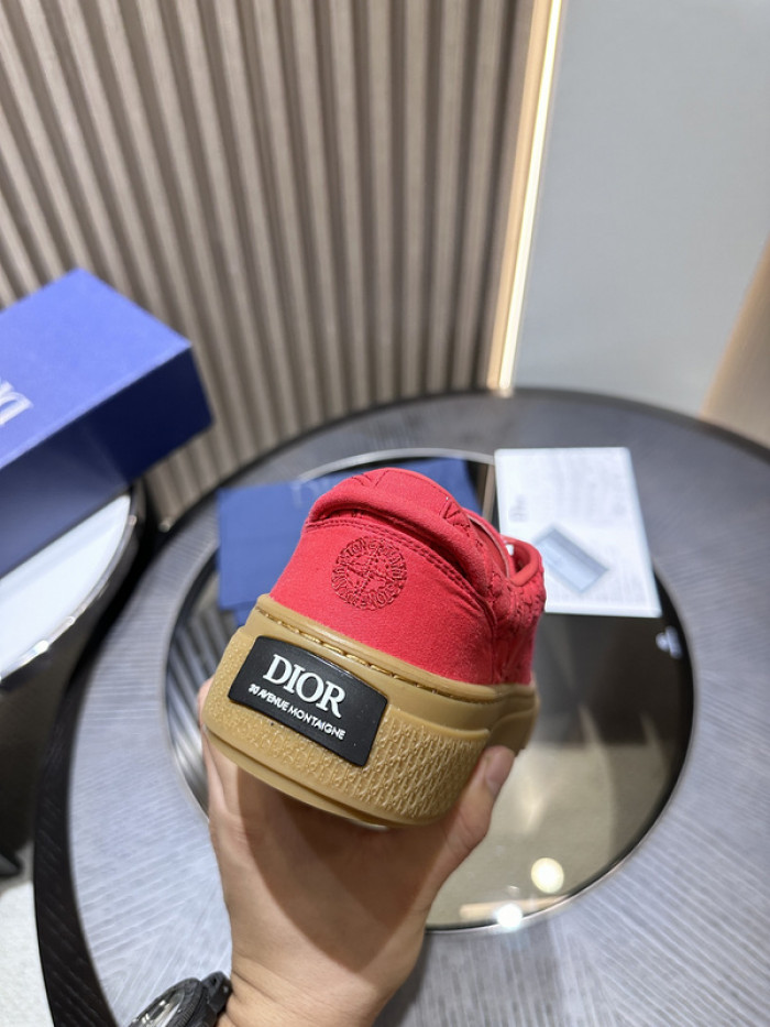 D10R SNEAKER