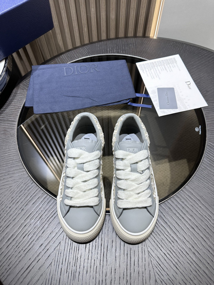 D10R SNEAKER