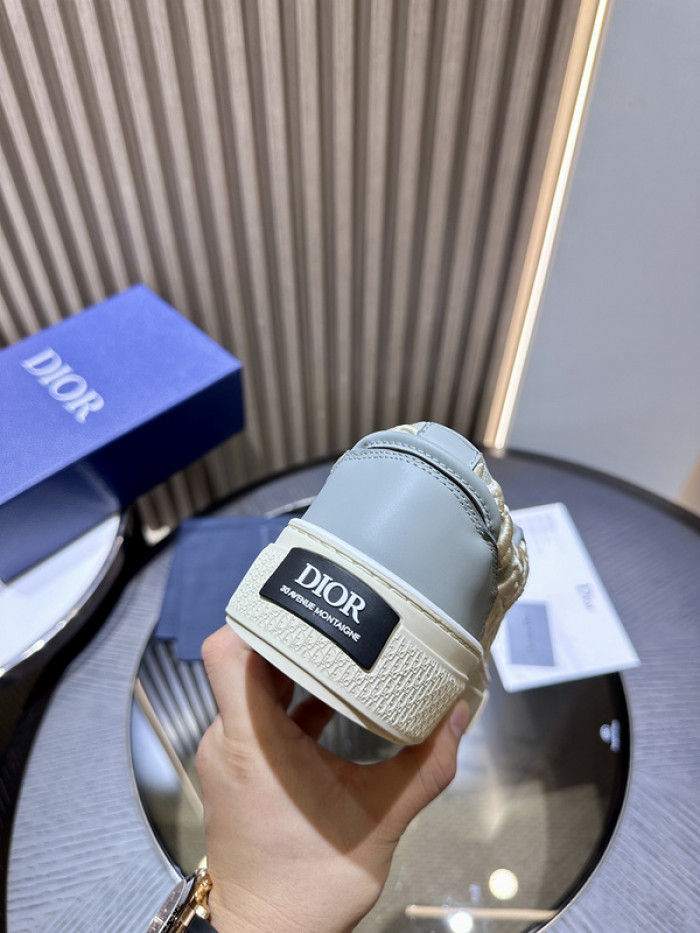 D10R SNEAKER