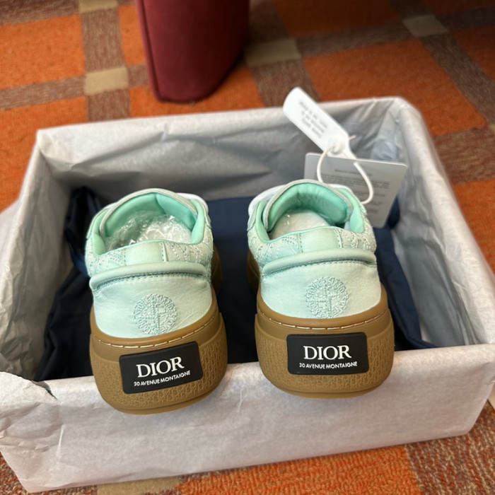 D10R SNEAKER