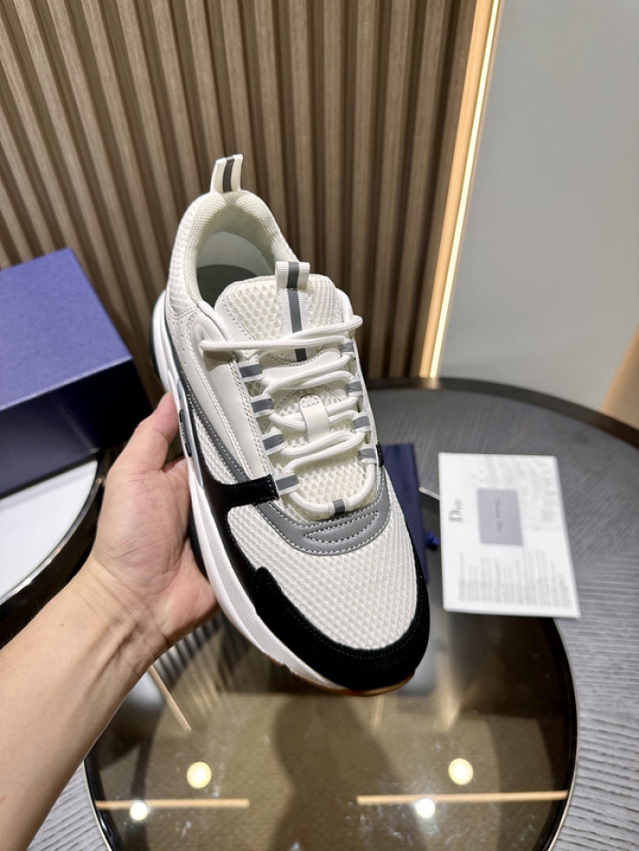 D10R SNEAKER