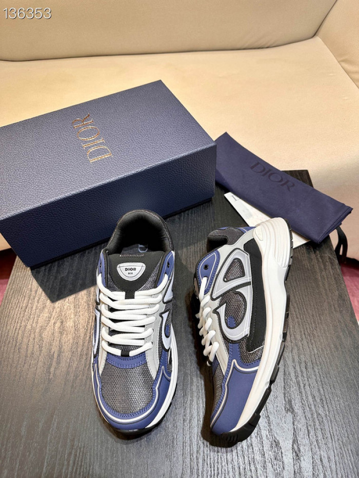 D10R SNEAKER