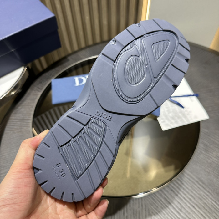 D10R SNEAKER