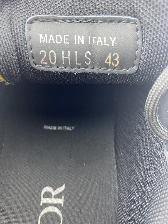 D10R SNEAKER