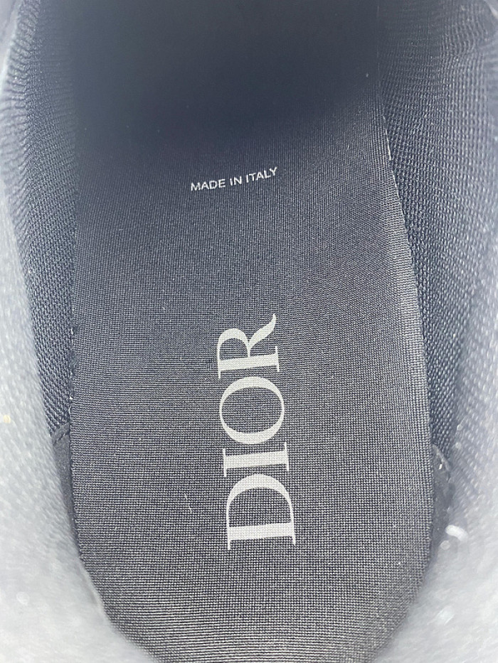 D10R SNEAKER