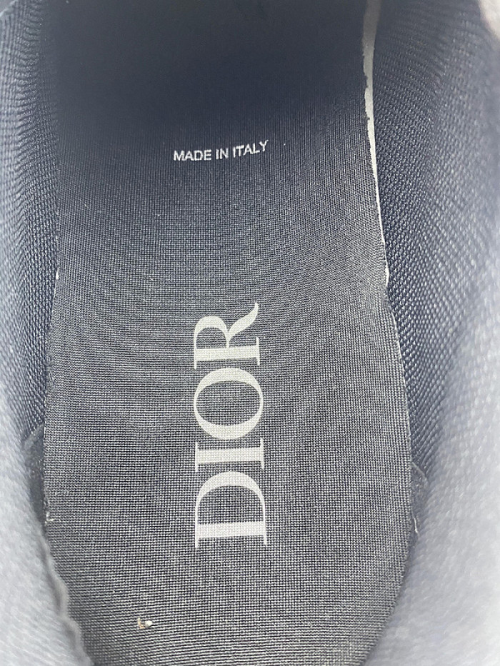 D10R SNEAKER
