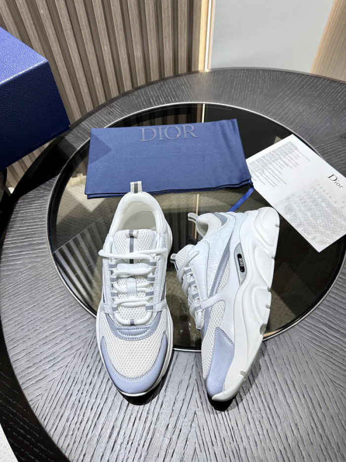 D10R SNEAKER