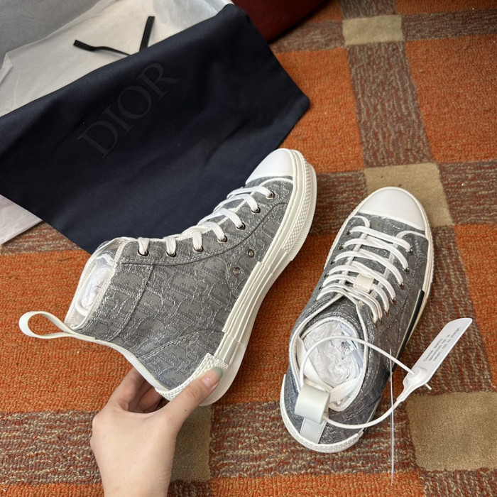 D10R SNEAKER