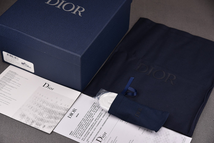D10R B57 MID SNEAKER