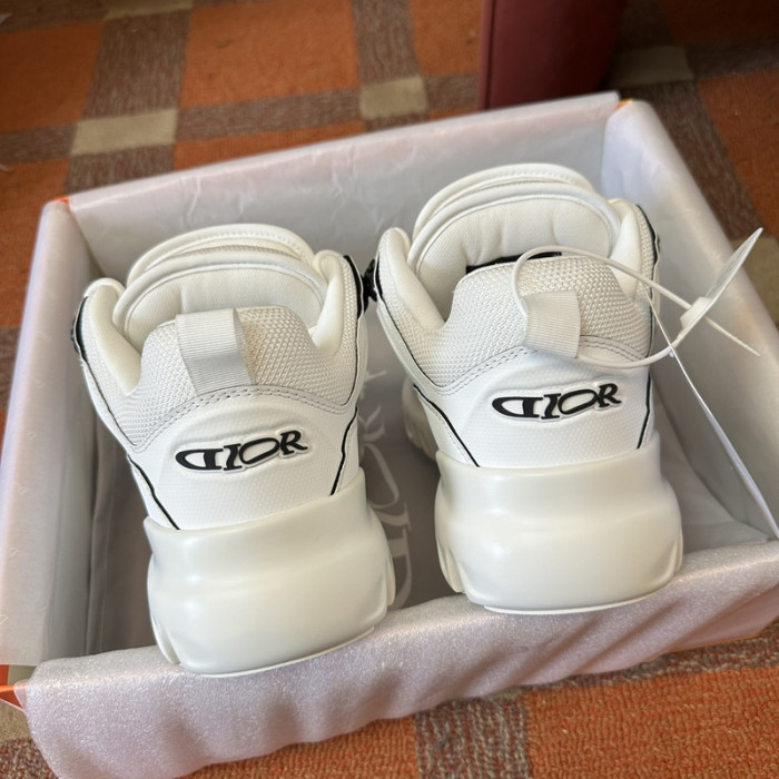 D10R B57 SNEAKER