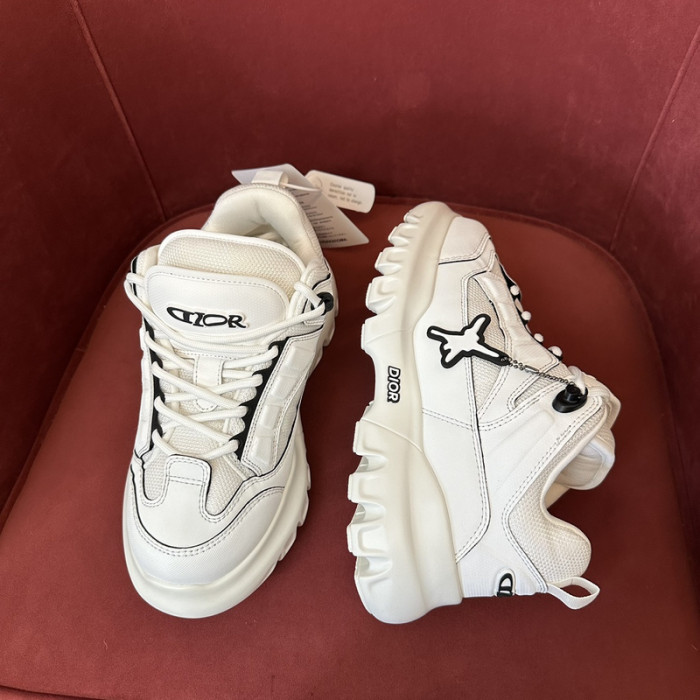 D10R B57 SNEAKER