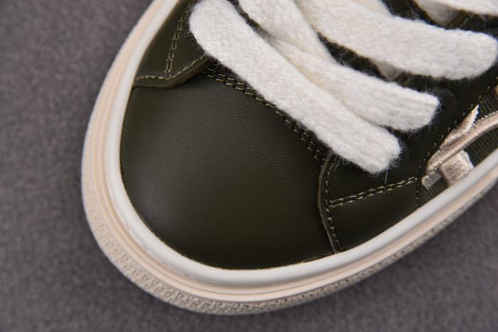 D10R SNEAKER