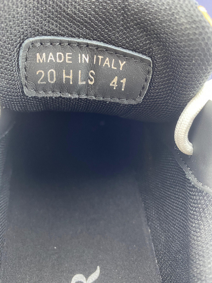D10R SNEAKER