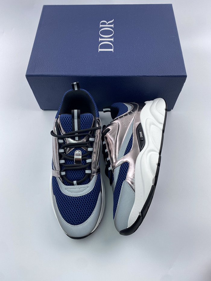 D10R SNEAKER