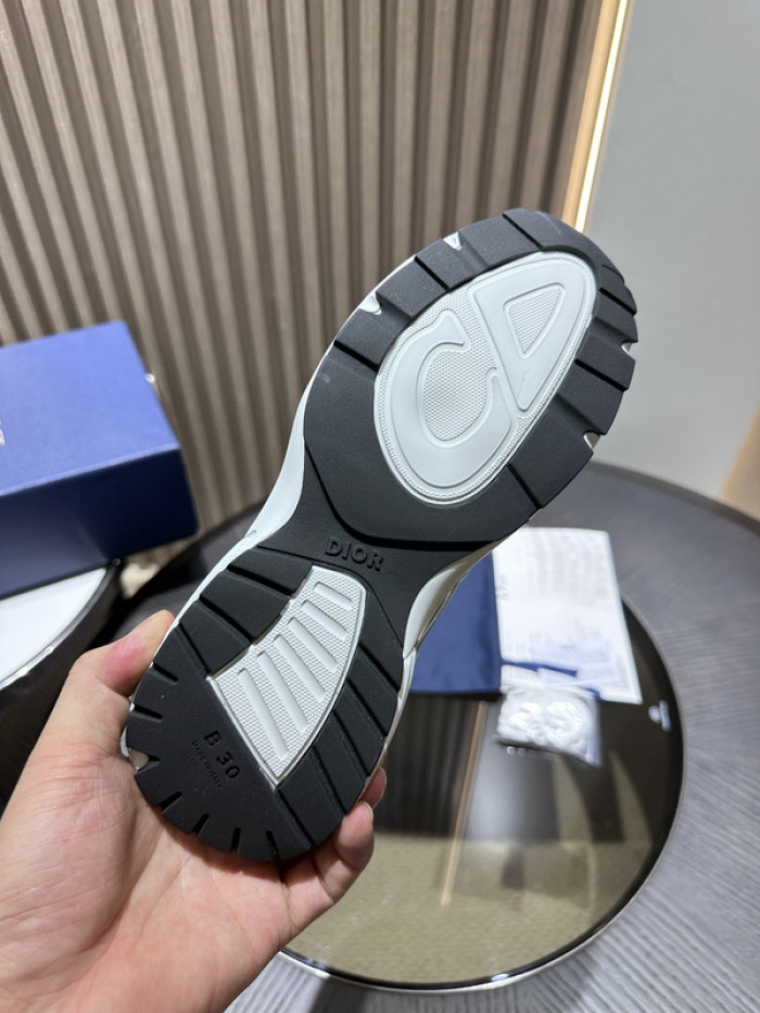 D10R SNEAKER