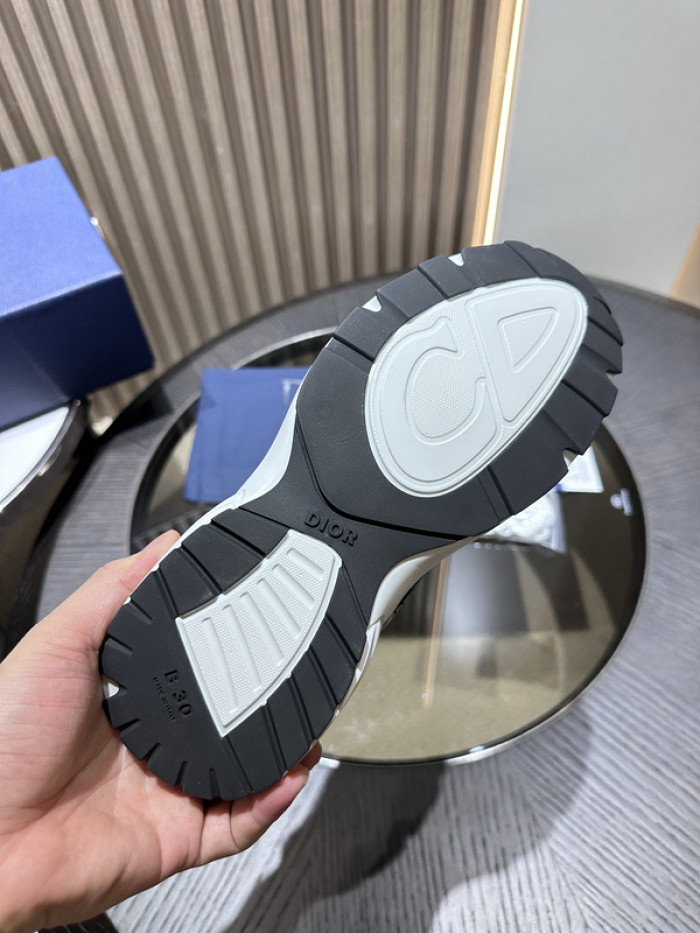 D10R SNEAKER