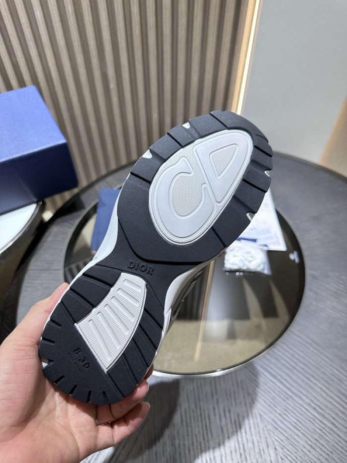 D10R SNEAKER