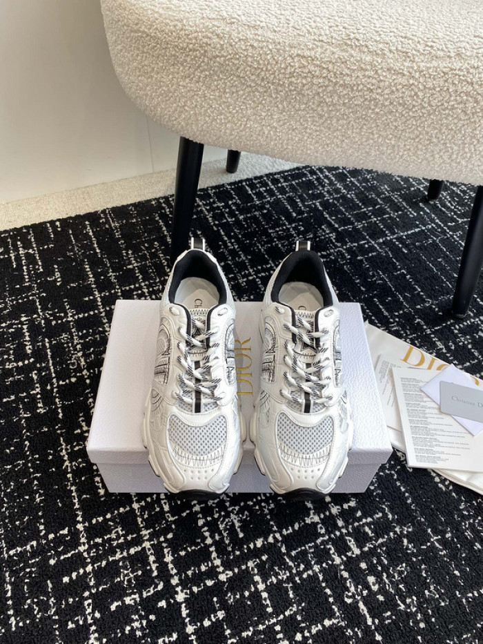 D10R SNEAKER