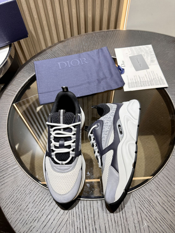 D10R SNEAKER