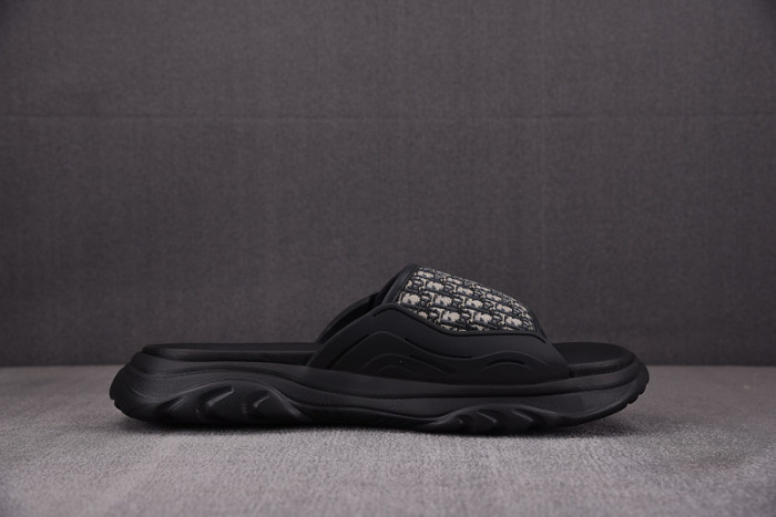 d10r sandal