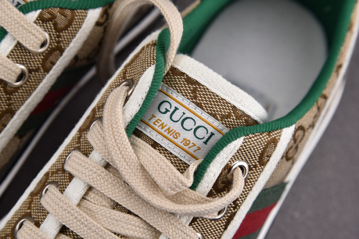 GUI SNEAKER