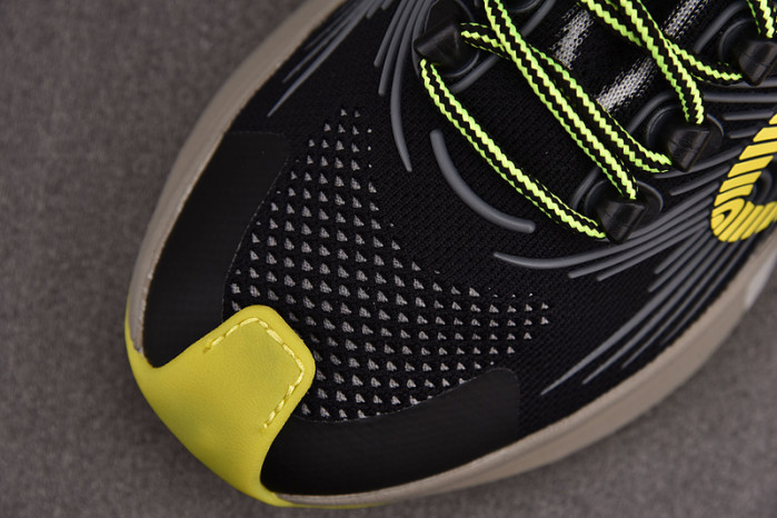 GUI SNEAKER