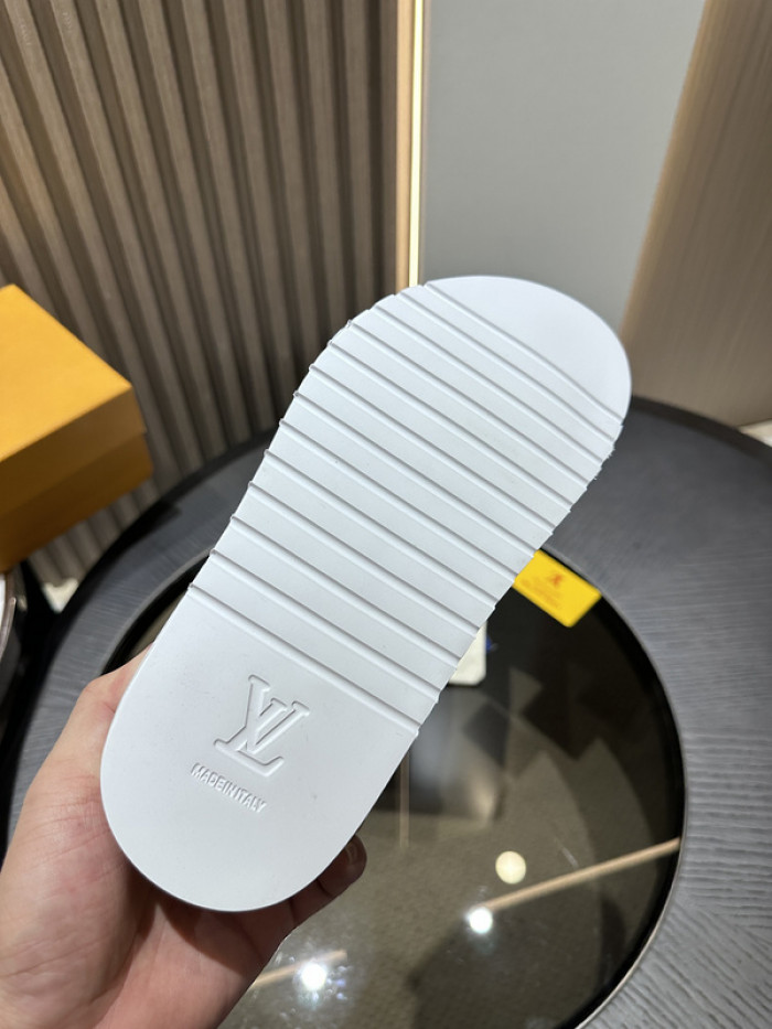 L0VT SANDAL