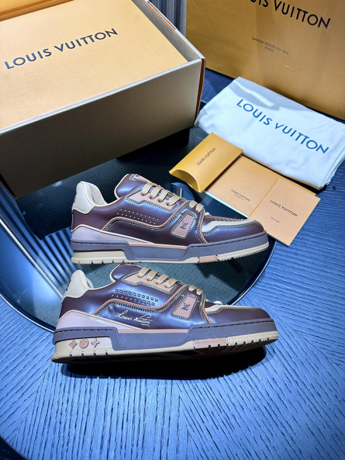 L0VT SNEAKER