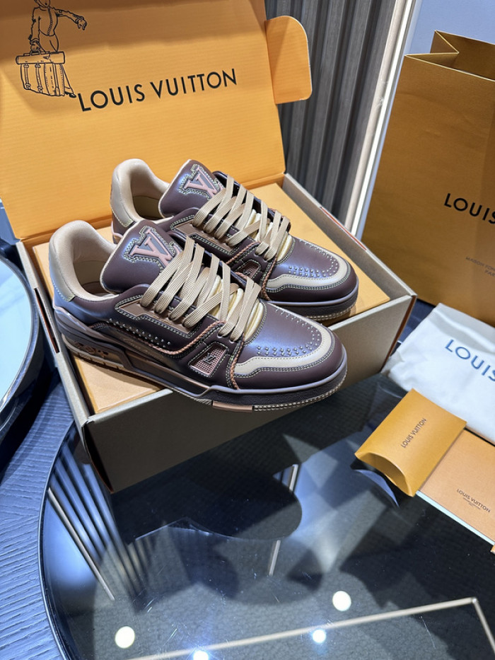 L0VT SNEAKER