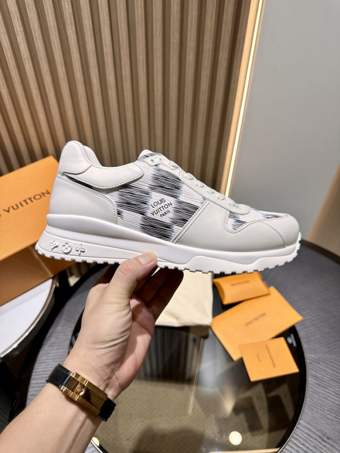 L0VT SNEAKER