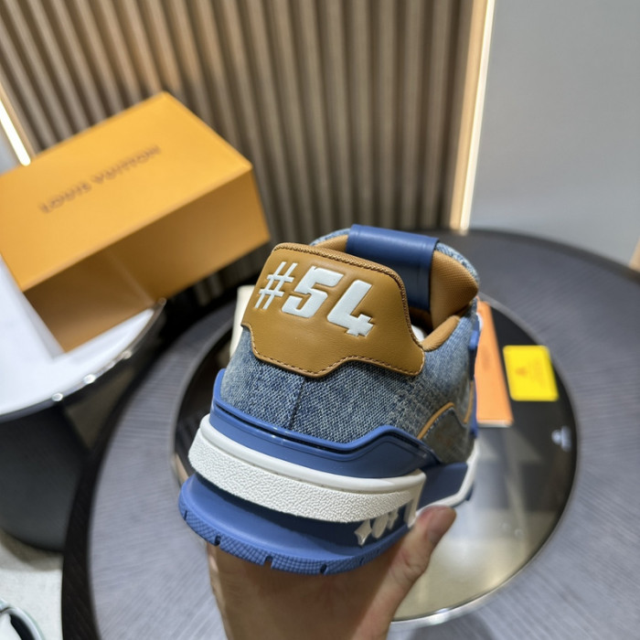 L0VT SNEAKER