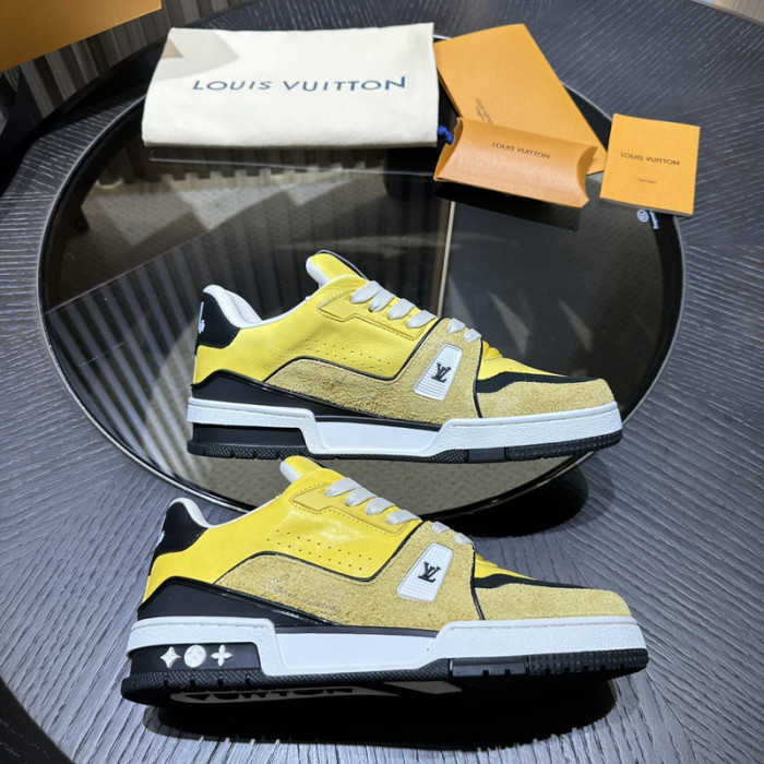 L0VT SNEAKER