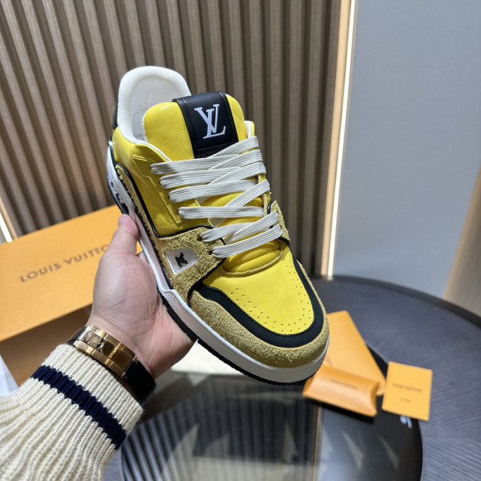 L0VT SNEAKER