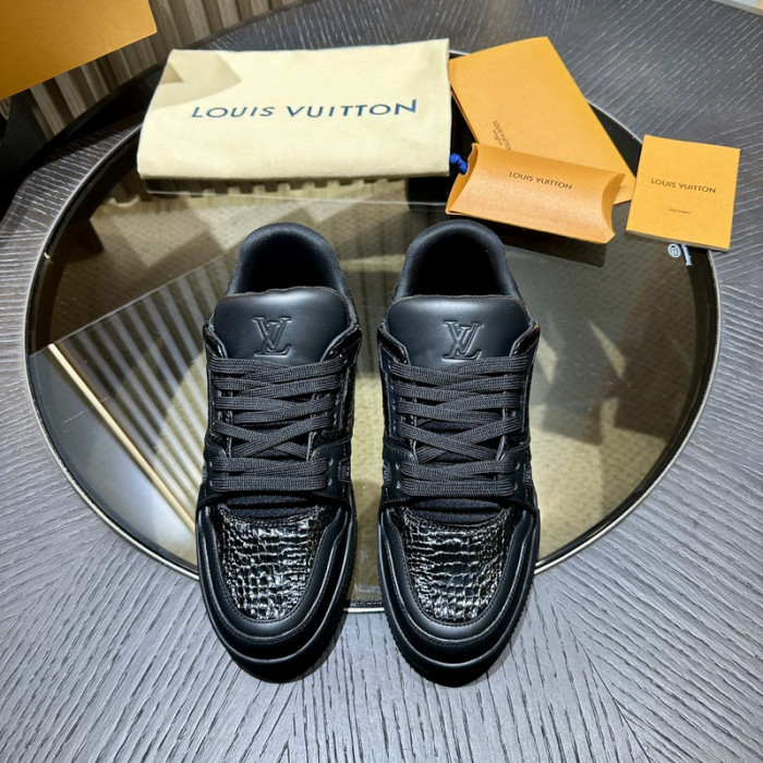 L0VT SNEAKER