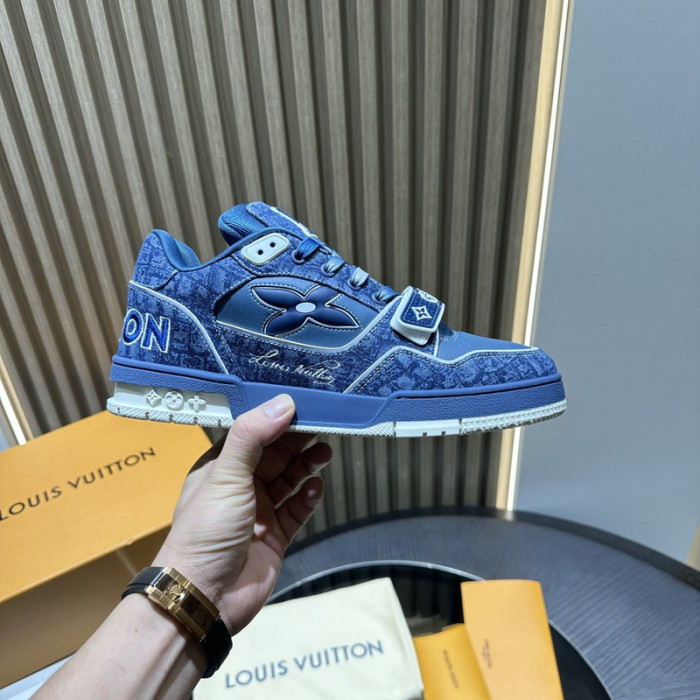 L0VT SNEAKER