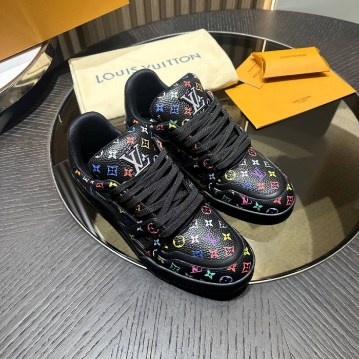 L0VT SNEAKER