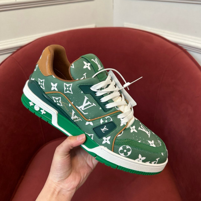 L0VT SNEAKER