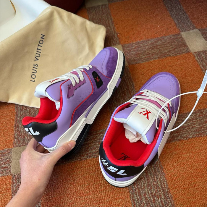L0VT SNEAKER