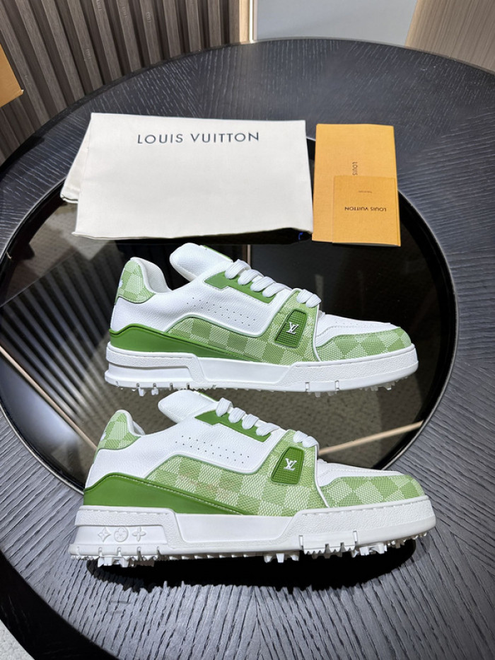 L0VT SNEAKER