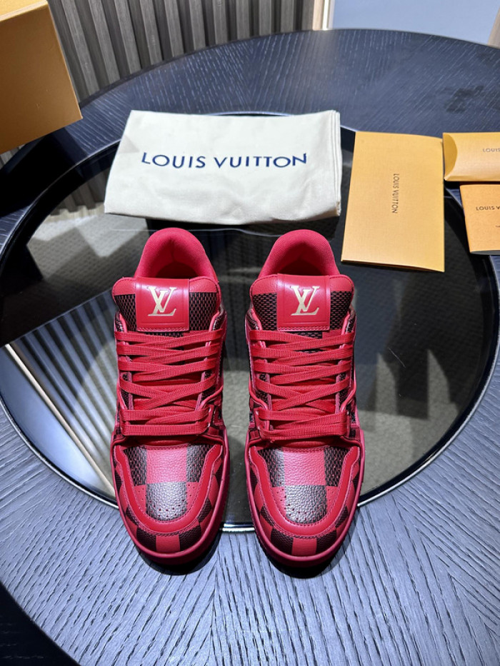 L0VT SNEAKER