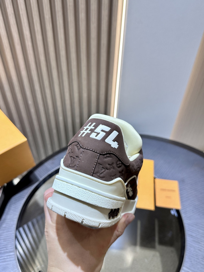 L0VT SNEAKER