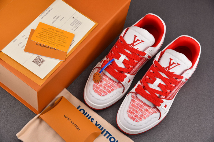 L0VT SNEAKER