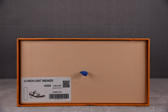 L0VT SNEAKER