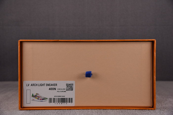 L0VT SNEAKER