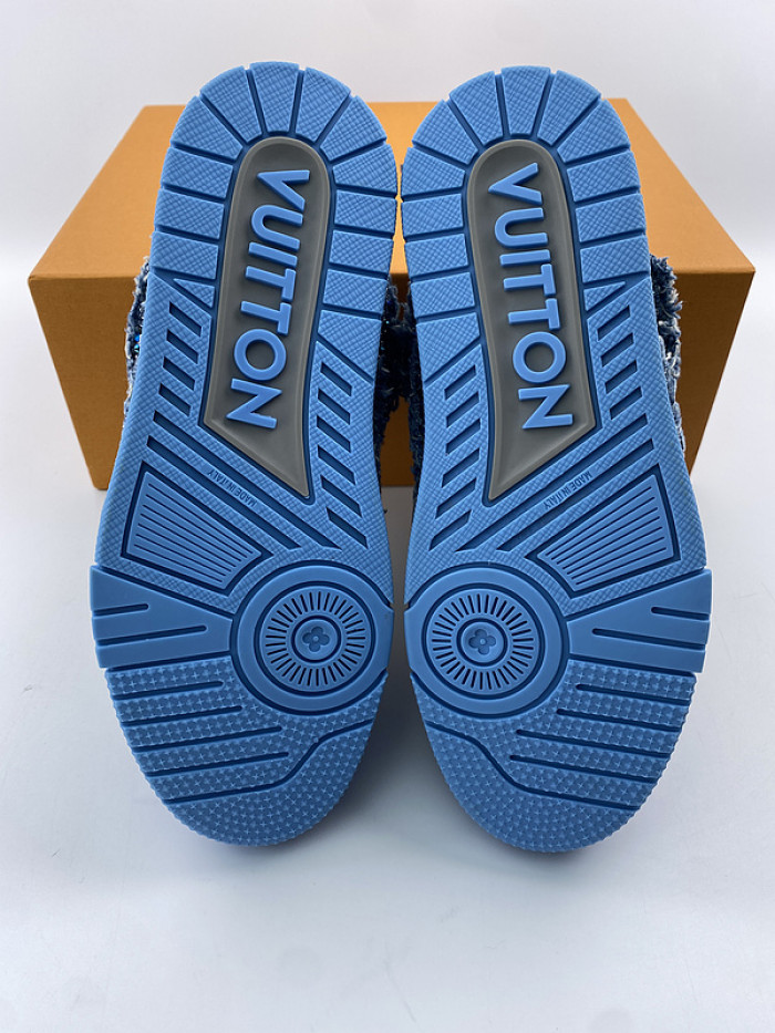 L0VT SNEAKER